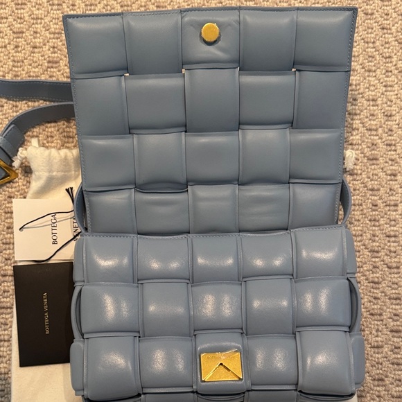 Bottega Veneta Cassette bag. Light Blue Padded Shoulder Bag - Picture 5 of 10